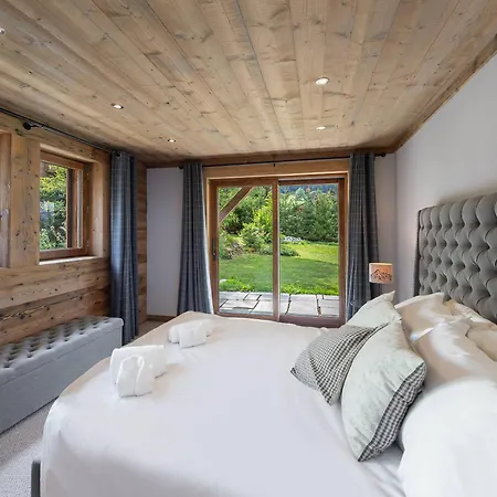 De Luxe Avec Espace Bien-etre, 5 Ensuite, Cinema, Proche - Fr-1-569-81